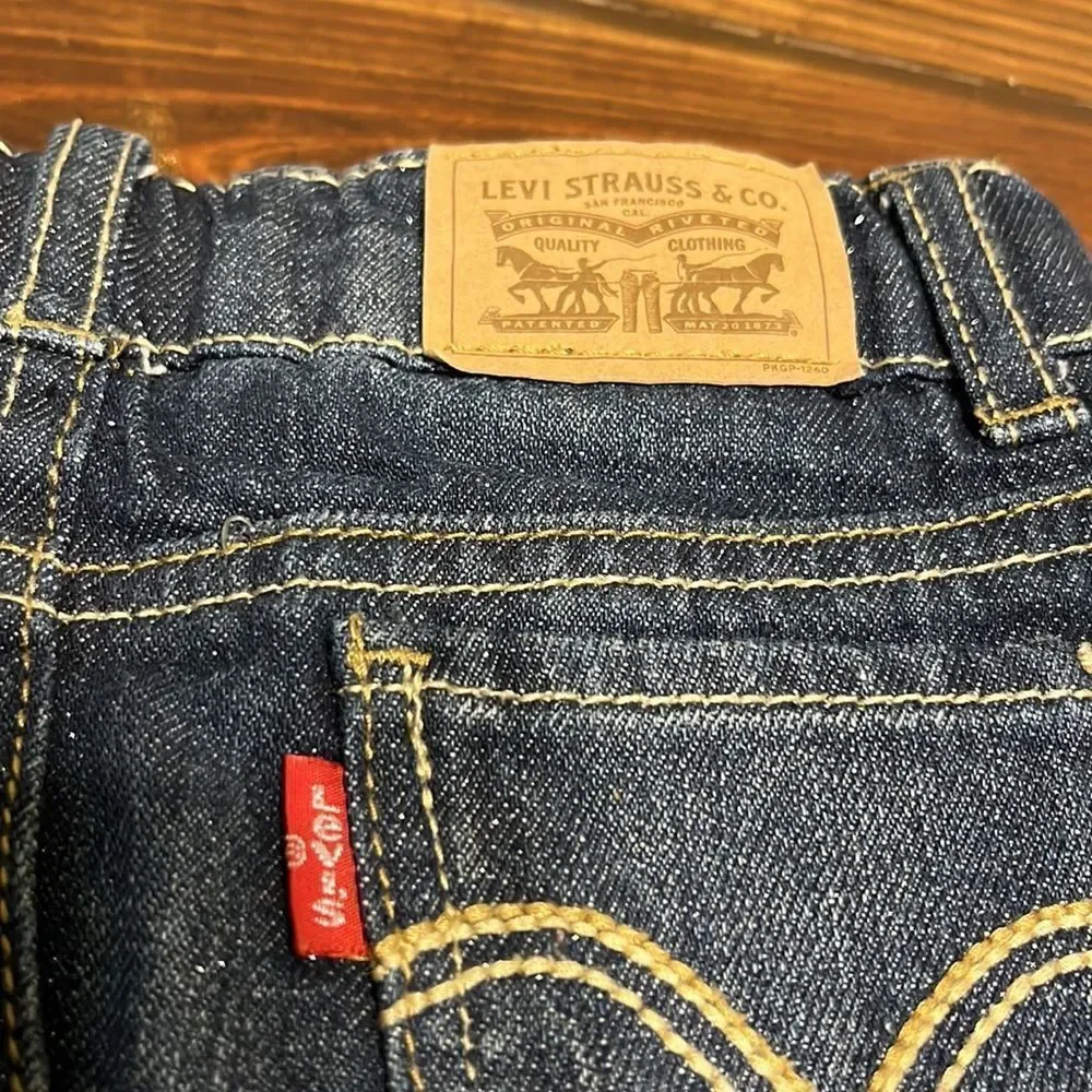 Levis size 2t